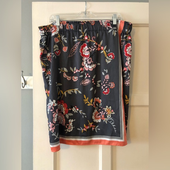 LOFT Dresses & Skirts - LOFT Skirt